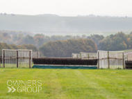 AK021025-4 - Alan King Stable Visit